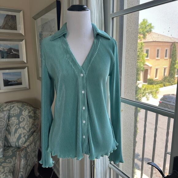 Anthropologie Dolan Accordion Bell Sleeve Hem Button Down 70s Blouse Size XS - Picture 1 of 9